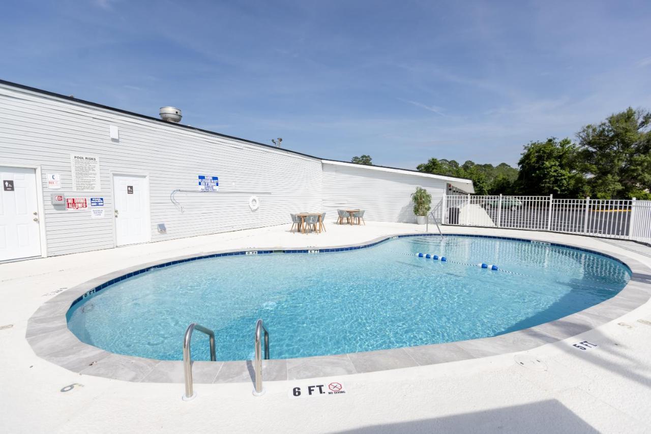 Golden Isles & Motel 2*