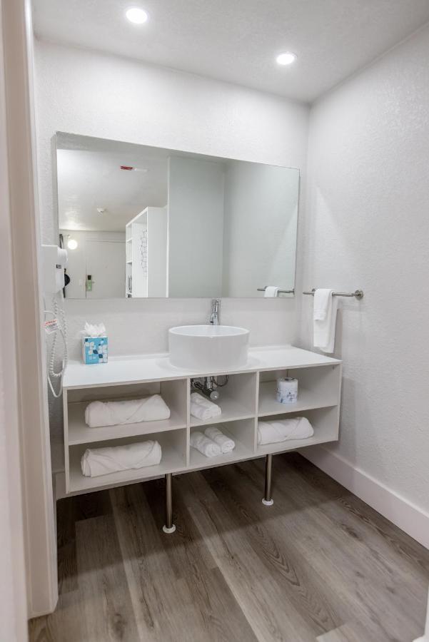 Motel Golden Isles &